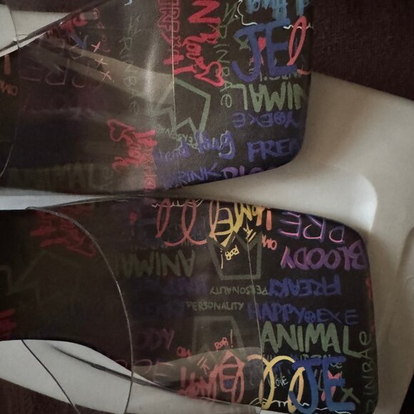 Fun and funky Torgeis New York Sandal! - Picture 2 of 8